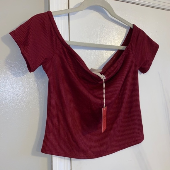 Mossimo size medium NEW crop off shoulder top - Picture 2 of 3